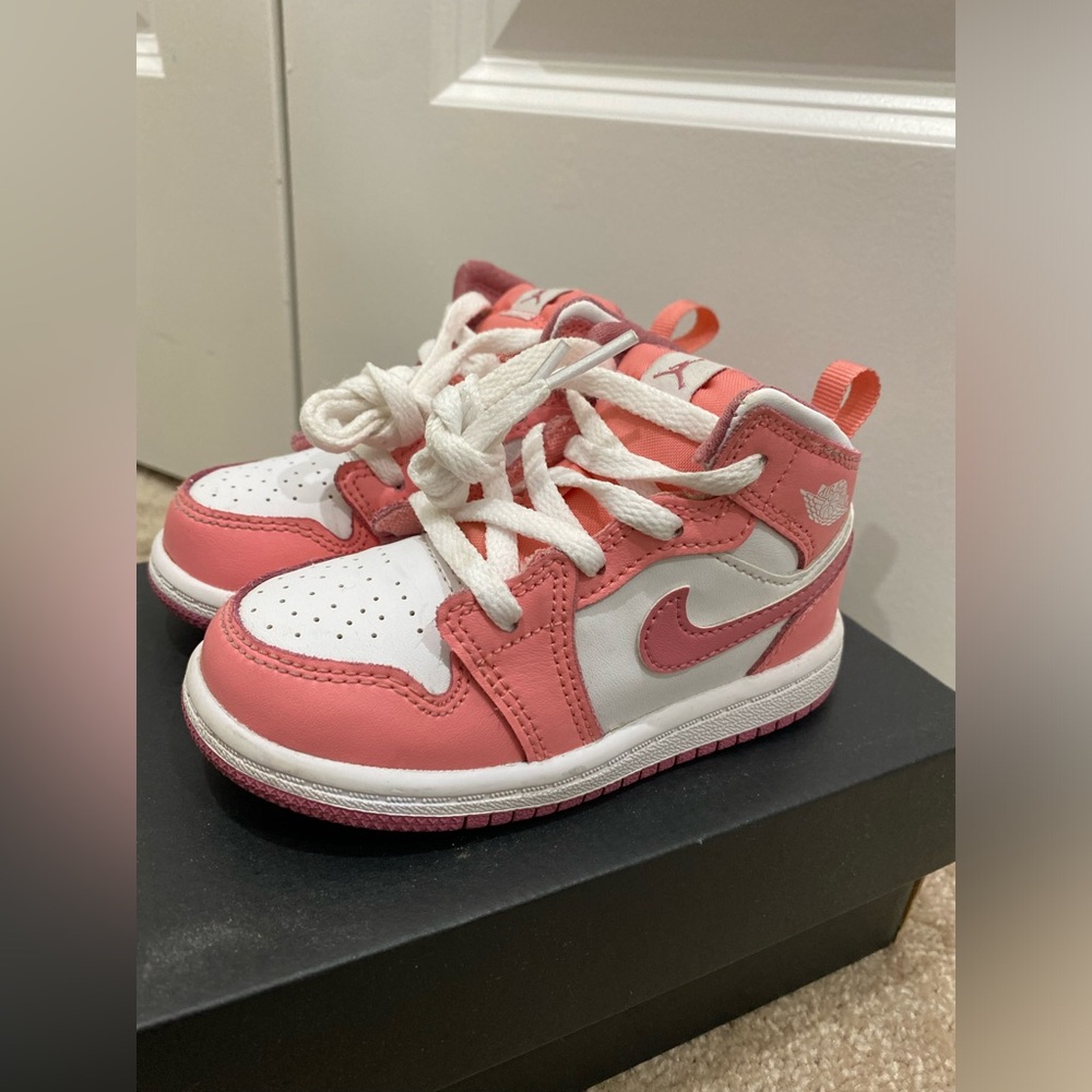 JORDAN1 MID (TD) CORAL